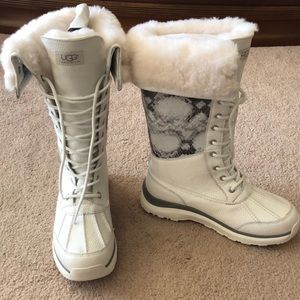 New UGG ADIRONDACK III boots - Never Worn Sz 8.5